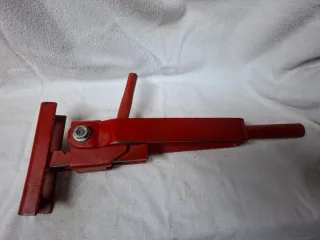 Máquina para encofrado y apriete