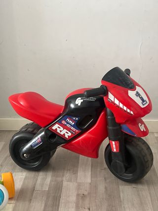 Lote 2 correpasillos y moto infantil