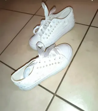 Scarpe bianche taglia 36 con perline e pizzo