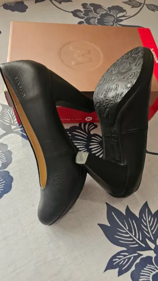Zapatos Wonders Negros Talla 38