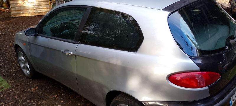 Alfa Romeo 147 2002 - foto 1