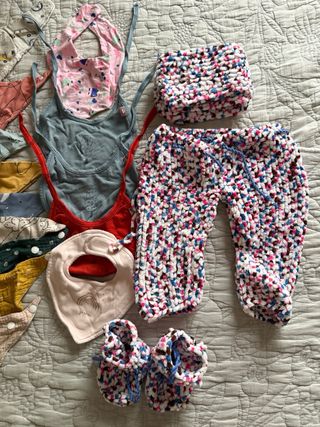 Lote baberos y Accesorios Bebé