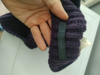 Collo invernale viola a coste verticali