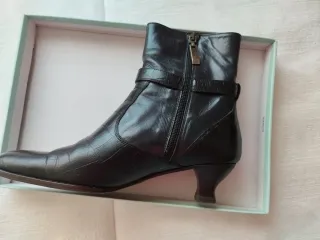 Botines negros mujer