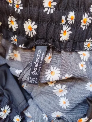 Pantalón estampado flores Stradivarius