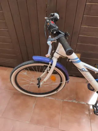 Bicicleta Paseo Mediana Blanca y Azul