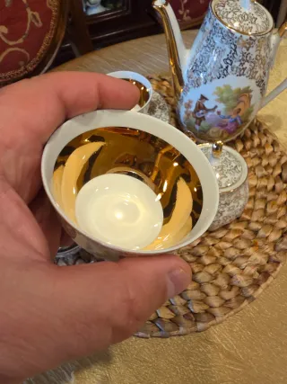 Precioso juego de café porcelana y oro