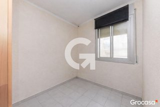 Piso en venta en Fondo en Santa Coloma de Gramanet