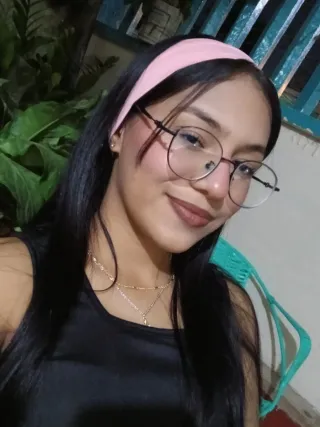 Cuidadora de niños responsable y divertida