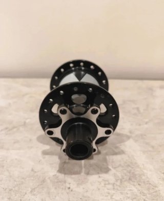 Buje trasero Nukeproof 148x12mm