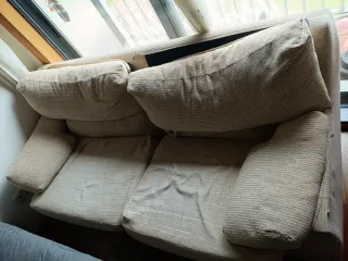 Sofá beige 2 plazas