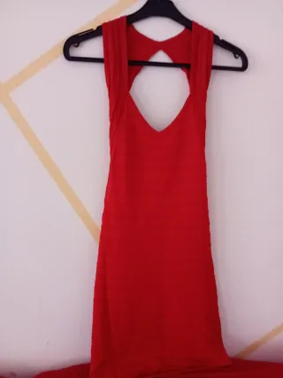 Vestido Rojo con Abertura