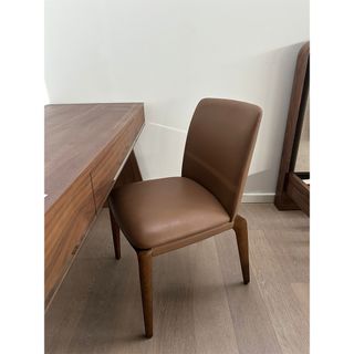 Silla polipiel marrón Angel Cerdá