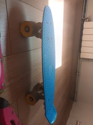 Pack de Patinete azul y Patines rosas