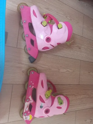 Pack de Patinete azul y Patines rosas