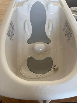 Bañera nueva con cambiador y reductor de regalo