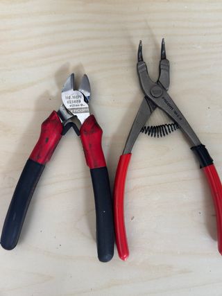 Alicates corte y circlip Facom