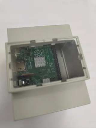 Raspberry Pi B+ con carcasa DIN