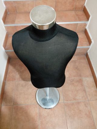 Maniquí infantil negro