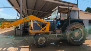 Tractor Ebro 6090 con pala