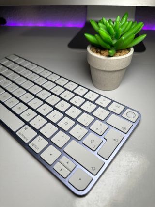 Apple Magic Keyboard Touch ID Morado Español