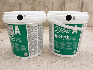 2 Botes Junta Epoxi Negra Porcelanosa Nuevos.