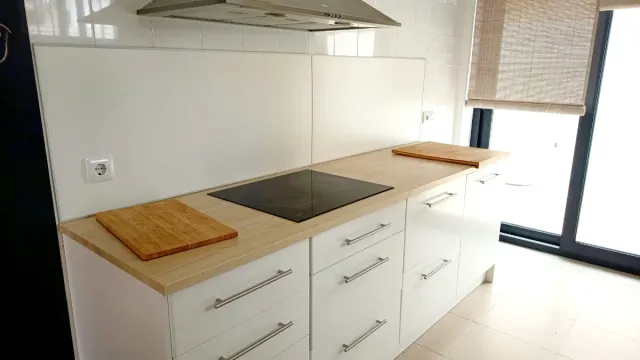 Cocina completa blanca y acero