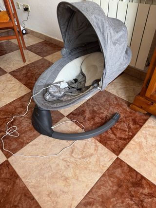 Mecedora Eléctrica Bebé Momi