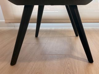 Sillón de tela gris