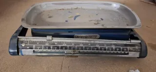 Báscula antigua Stube azul 1971