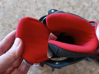 Patines en línea 32/35 negros y rojos