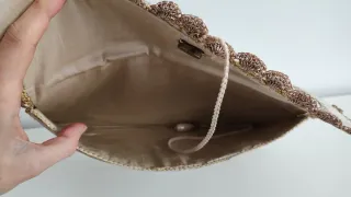 Borsa artigianale beige e oro