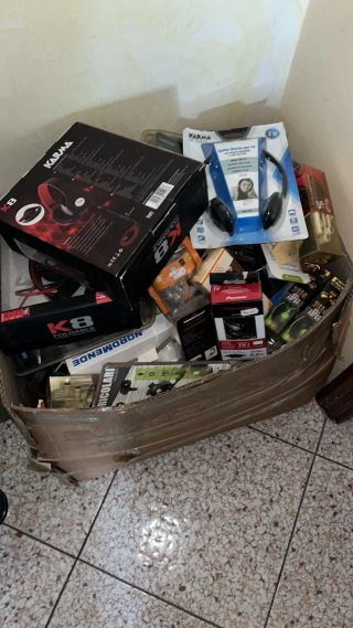 Lotto 100 paia cuffie Samsung HS130