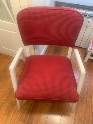 Sillón rojo y blanco