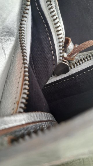 Borsa a spalla Balenciaga in pelle argentata