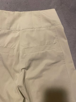 Pantalones elásticos cintura alta beige