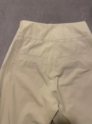 Pantalones elásticos cintura alta beige