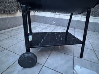 Barbacoa de carbón metal y madera