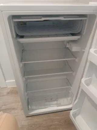 Nevera bajo encimera con congelador