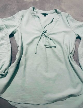 Blusa Cortefiel verde manga abullonada