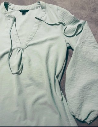 Blusa Cortefiel verde manga abullonada