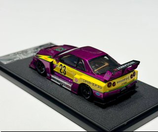 Miniatura Nissan LBWK ER34 Roxo/Amarelo