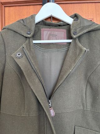 Chaquetón de lana verde con capucha