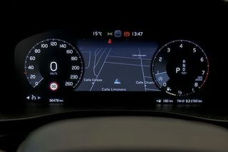 Volvo XC40   2.0 T4 RDesign Auto