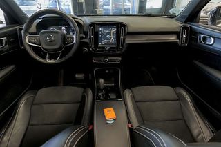 Volvo XC40   2.0 T4 RDesign Auto