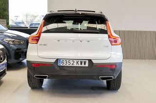 Volvo XC40   2.0 T4 RDesign Auto