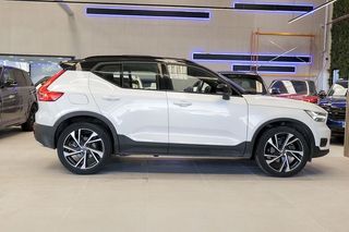 Volvo XC40   2.0 T4 RDesign Auto