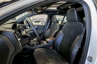 Volvo XC40   2.0 T4 RDesign Auto
