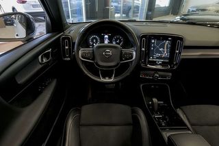 Volvo XC40   2.0 T4 RDesign Auto