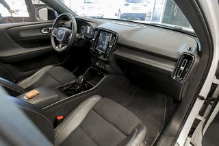 Volvo XC40   2.0 T4 RDesign Auto